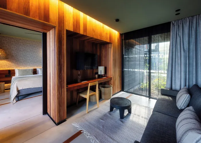 Wood Hotel & Spa