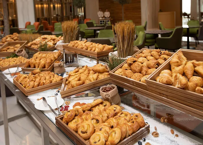 Grand Cosmopolitan Hotel