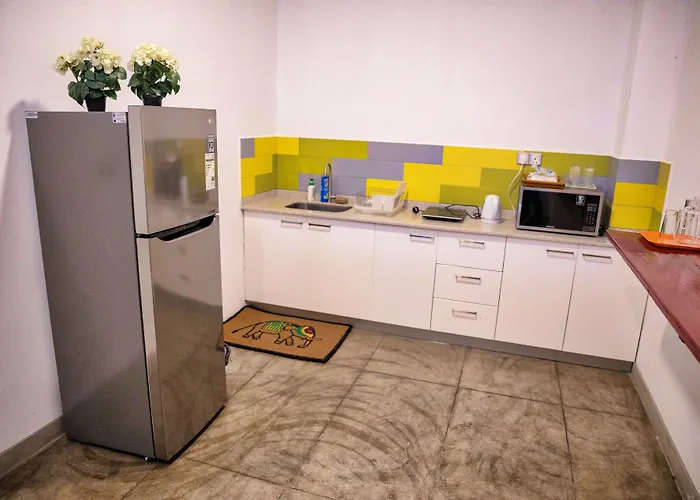 C 1 Colombo Fort