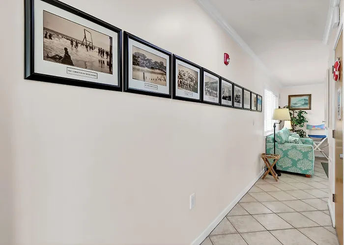 Sandpeddler Inn And Suites