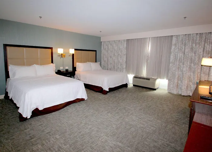 Hampton Inn- Suffolk