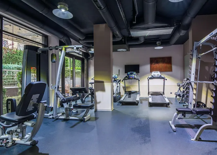 Best Western Plus Olives City Hotel - Free Pool & Parking