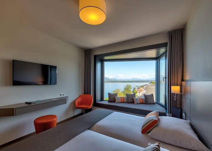 Lake Geneva Hotel