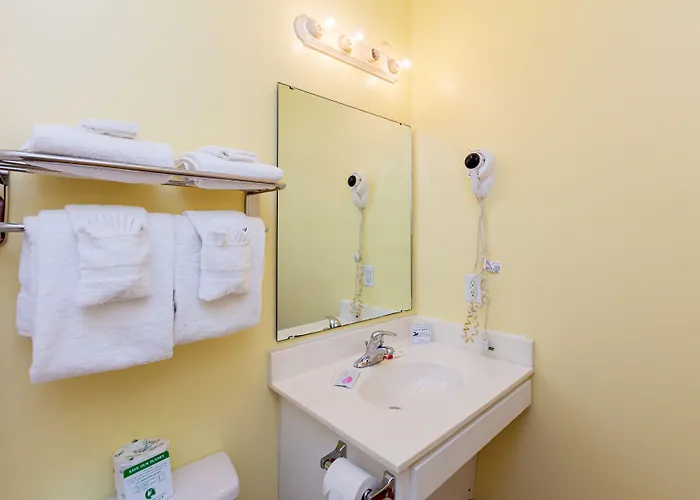 Topsail Shores Inn