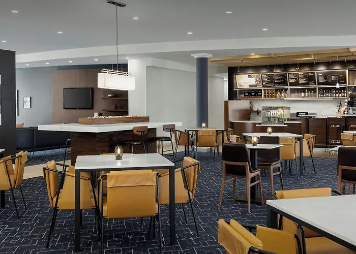 Courtyard By Marriott Salisbury