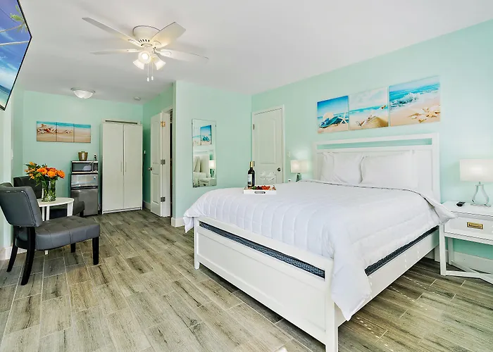 Hollywood Beachside Boutique Suite
