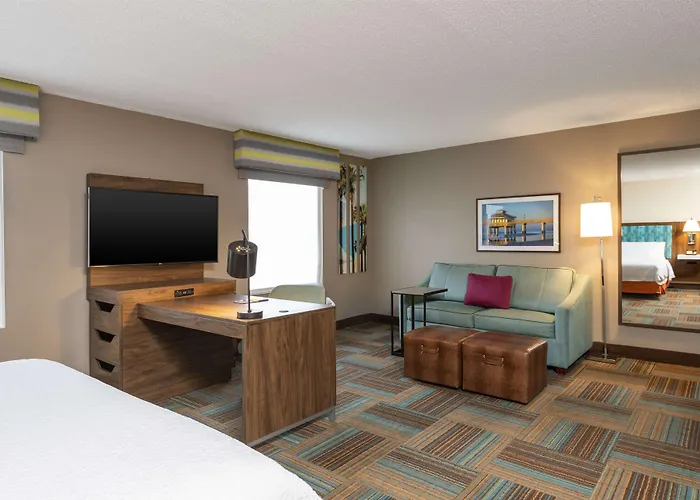 Hampton Inn & Suites Fort Myers-Colonial Boulevard