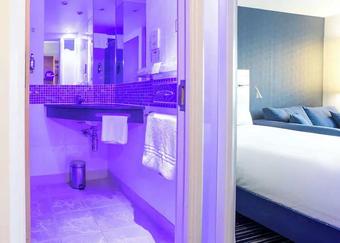 Holiday Inn Express Dunfermline By Ihg