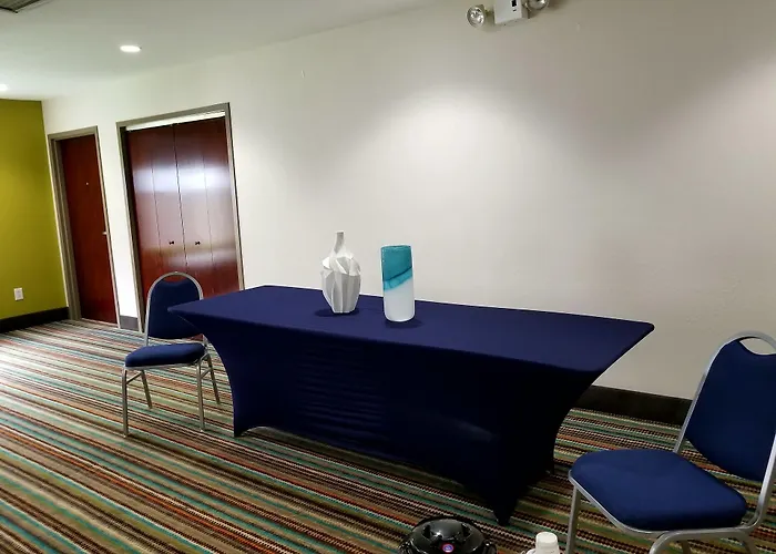 Holiday Inn Express Hotel & Suites Mebane By Ihg