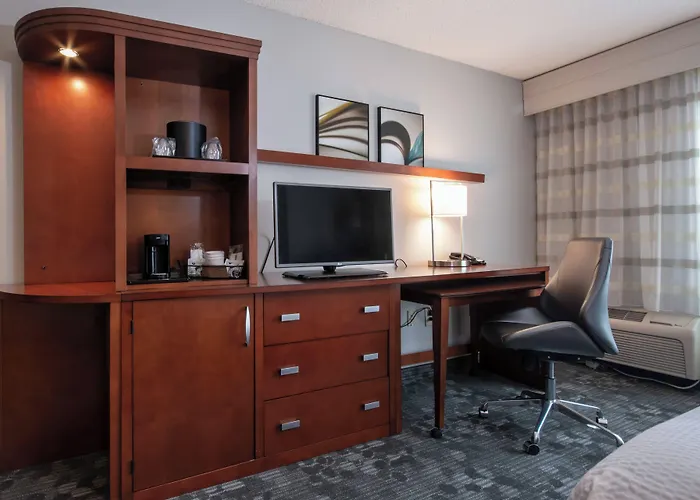 Courtyard By Marriott Charlotte Lake Norman