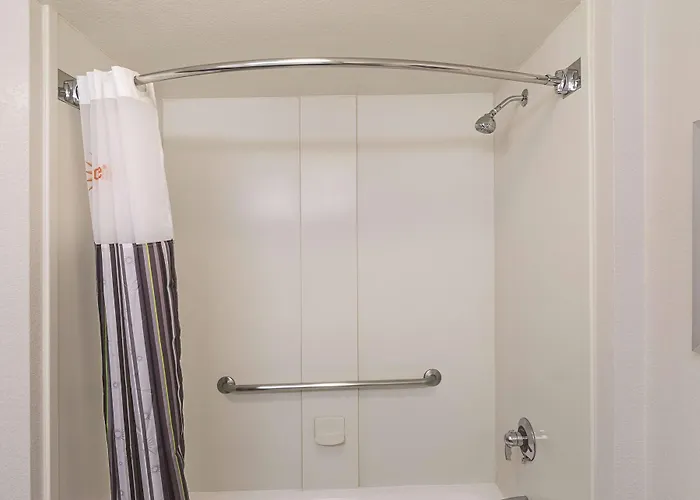 La Quinta Inn & Suites By Wyndham University Area Chapel Hill