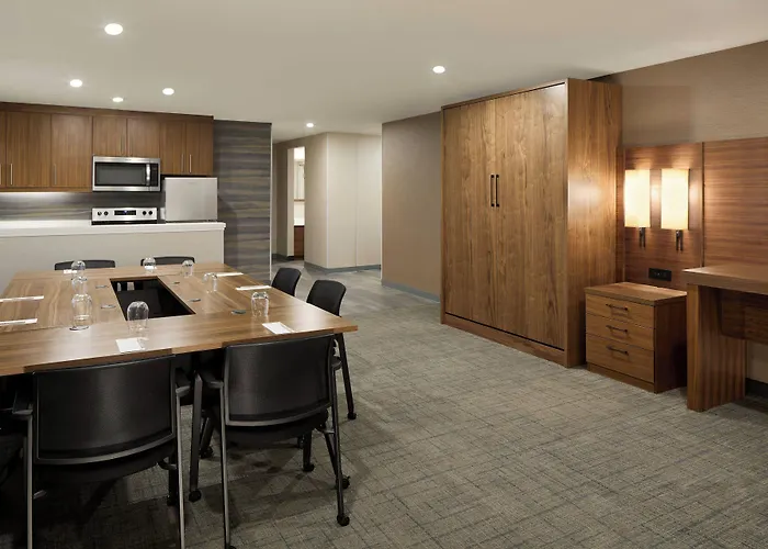Quality Suites Laval