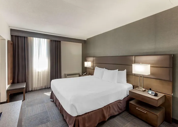 Best Western Plus Toronto Airport Hotel