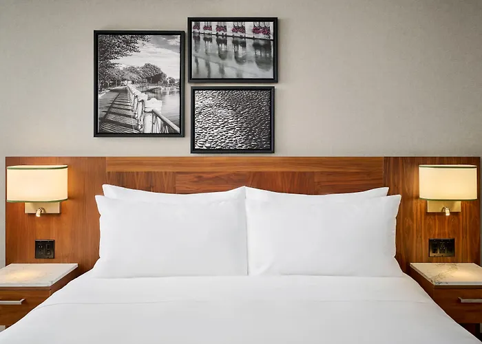 Ômage Hotel, Montreal Laval, a Tribute Portfolio Hotel