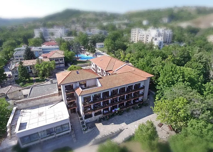 Bisser Hotel - Free Parking - Free Pool Access
