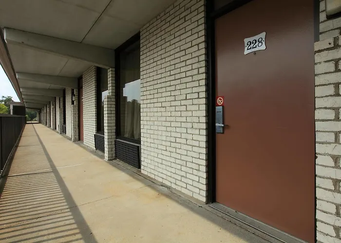 Americas Best Value Inn North Capital