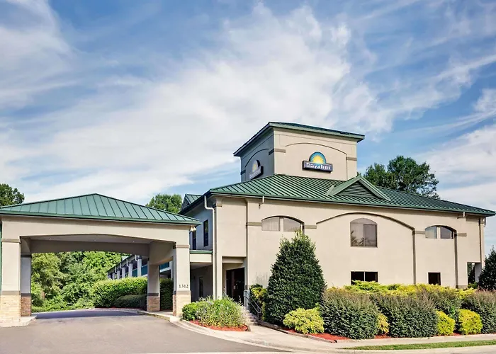 Days Inn - Chapel Hill