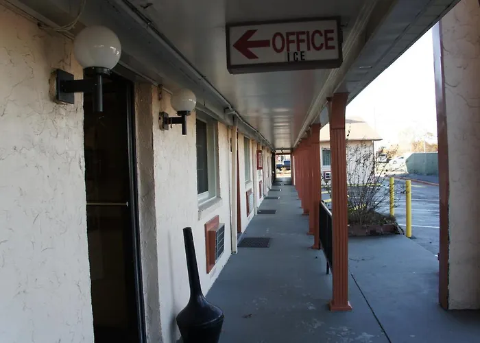 Royalinn & Suites