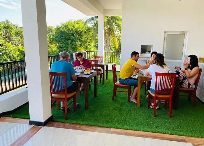 St Claire'S Green Negombo Hotel & Hostels